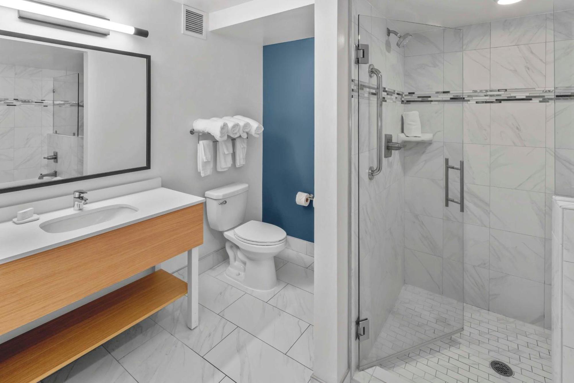 Spark By Hilton הילטון הד איילנד מראה חיצוני תמונה