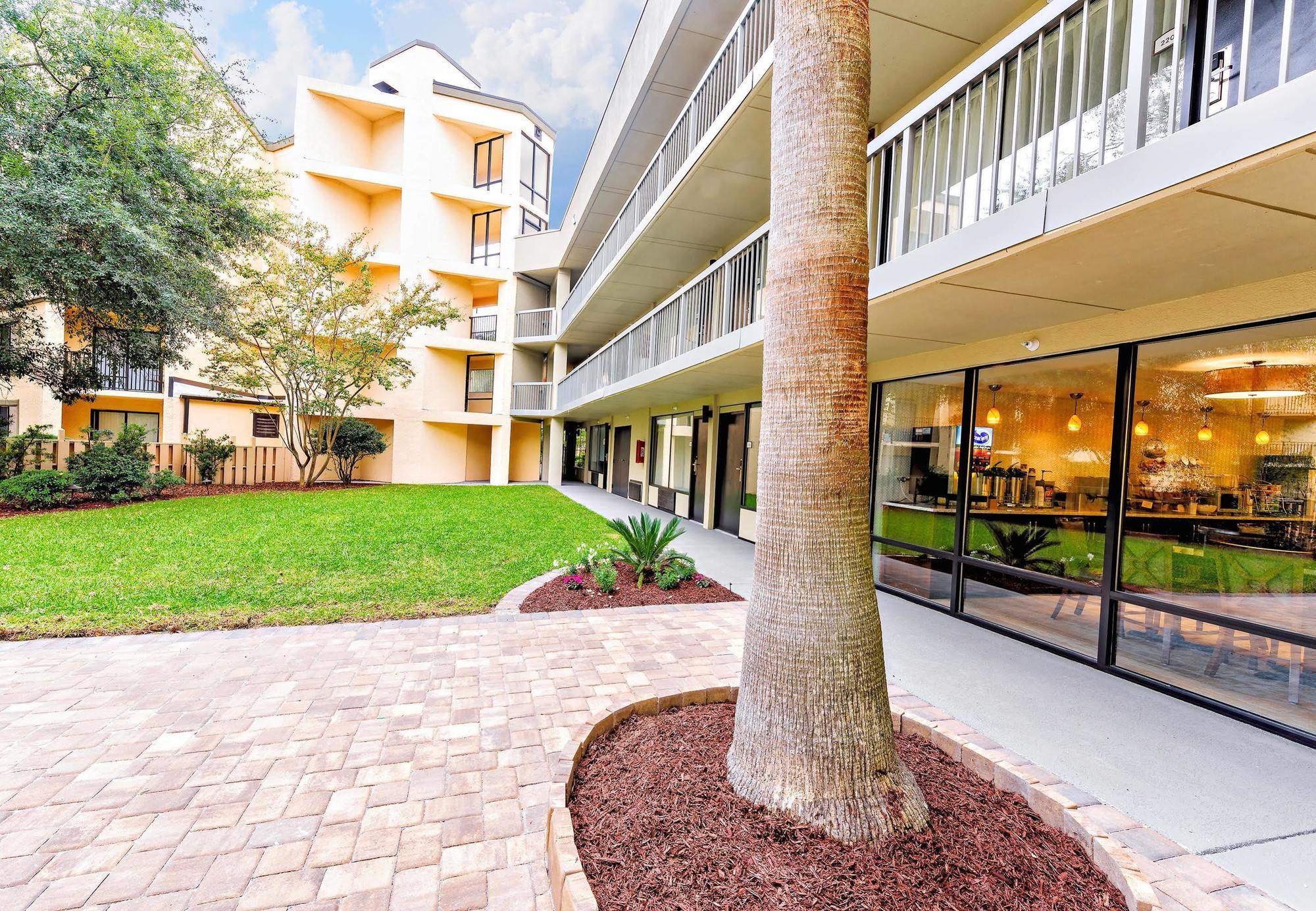 Spark By Hilton הילטון הד איילנד מראה חיצוני תמונה